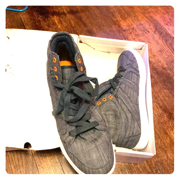 Shoes - Picture 1 of 3